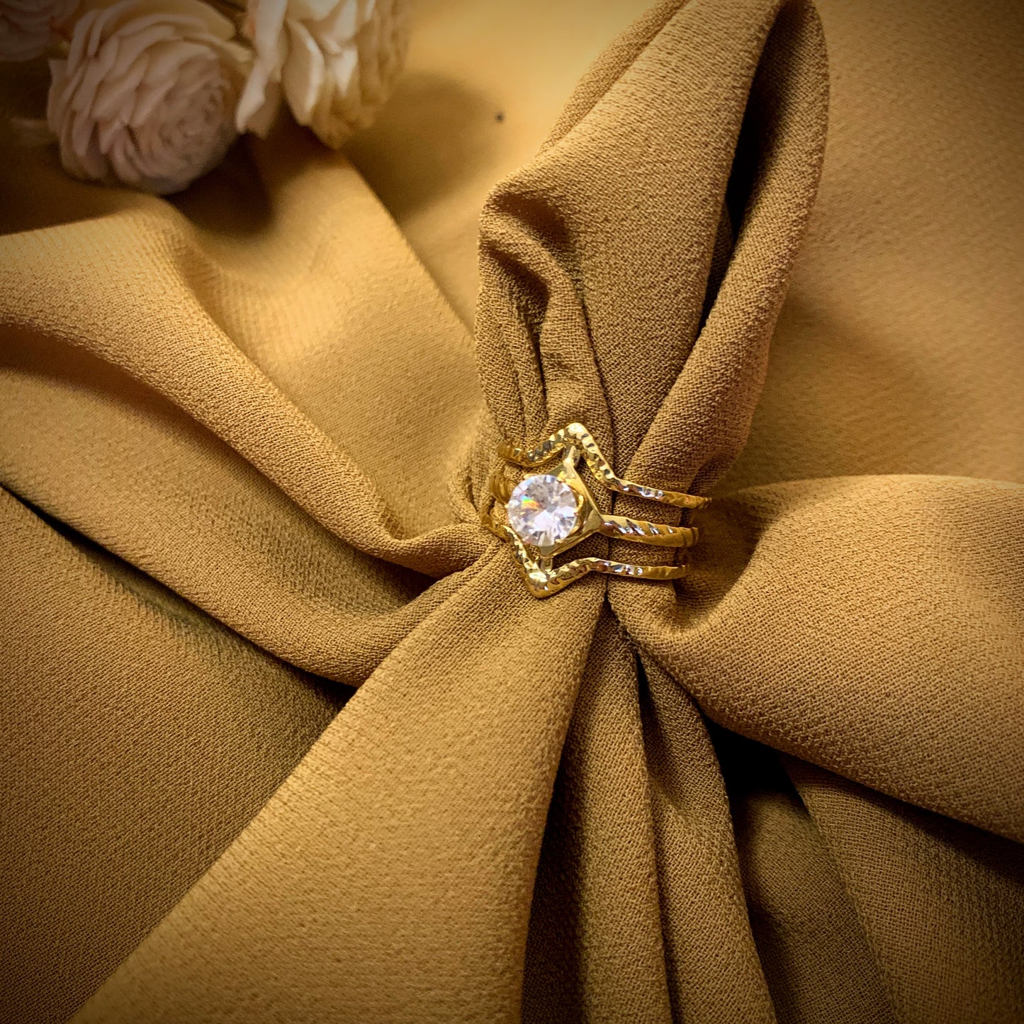 Lumi diamond ring