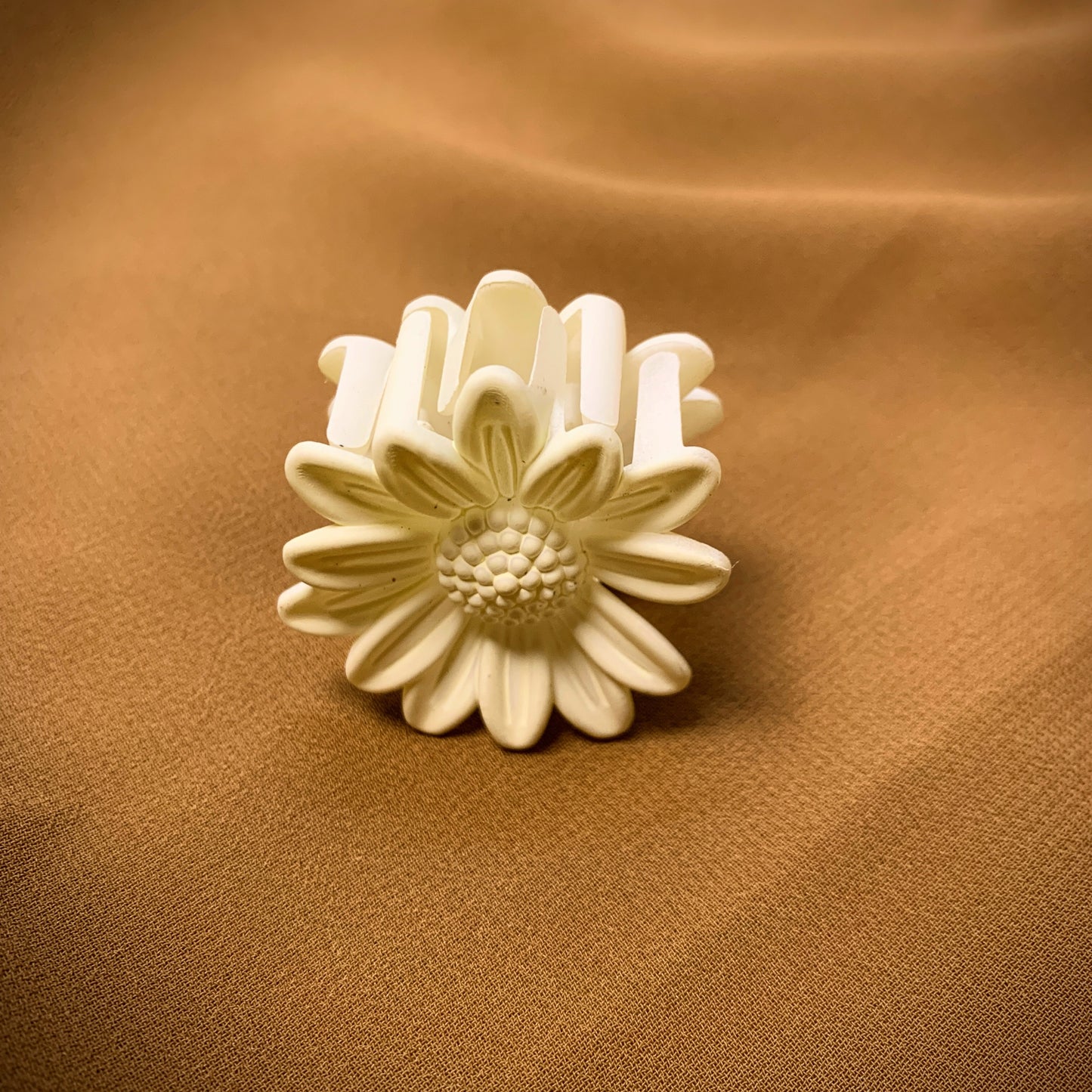 Daisy claw