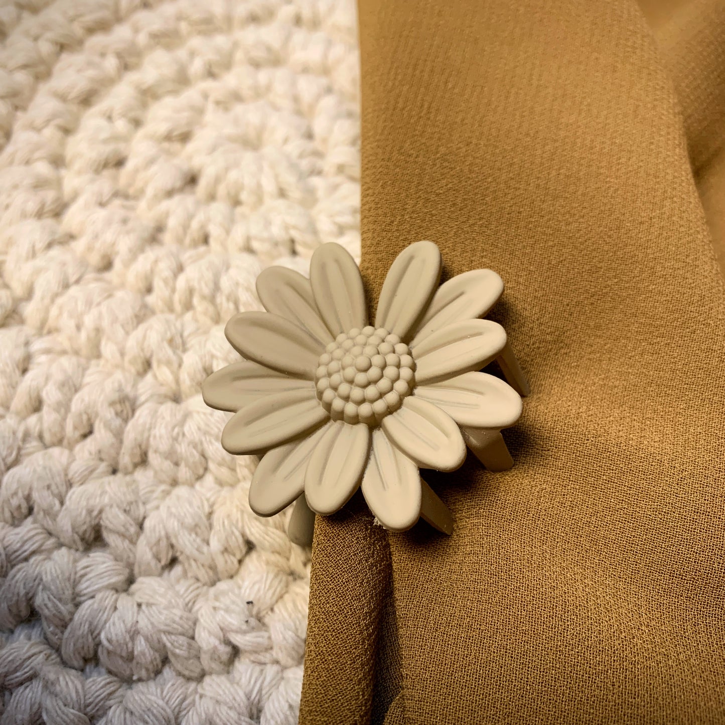 Daisy claw