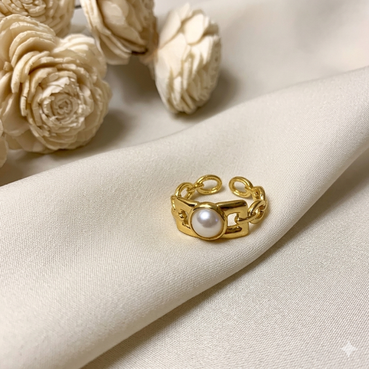 Sleek pearl aura ring