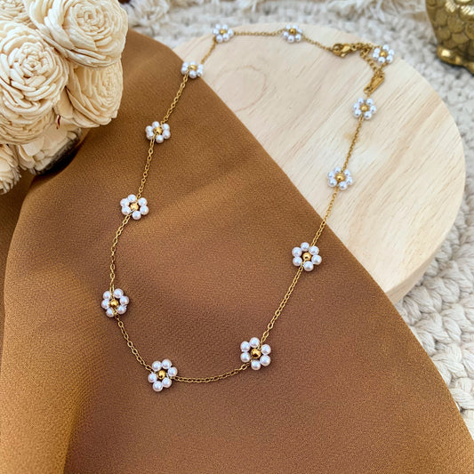 Pretty Daisy necklace