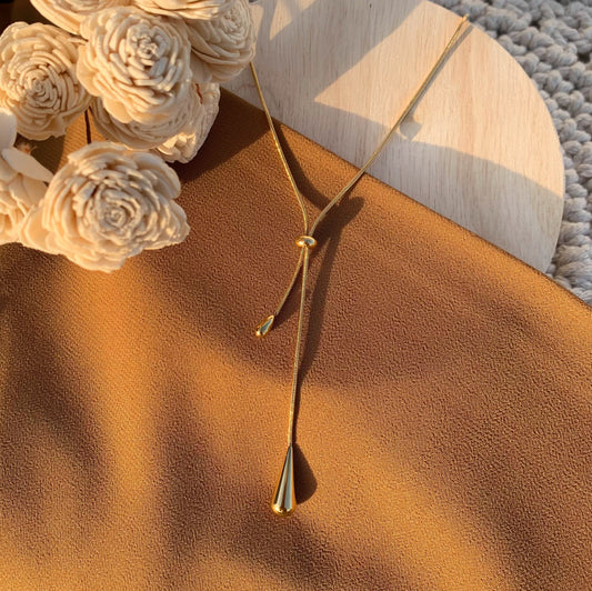 Drop shape adjustable necklace