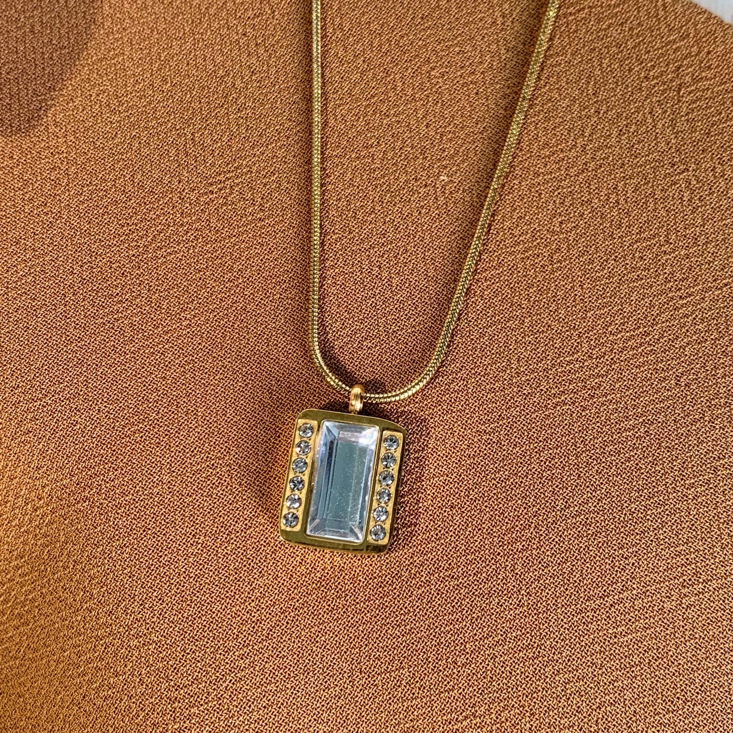 Dimond stud crystal chain pendant