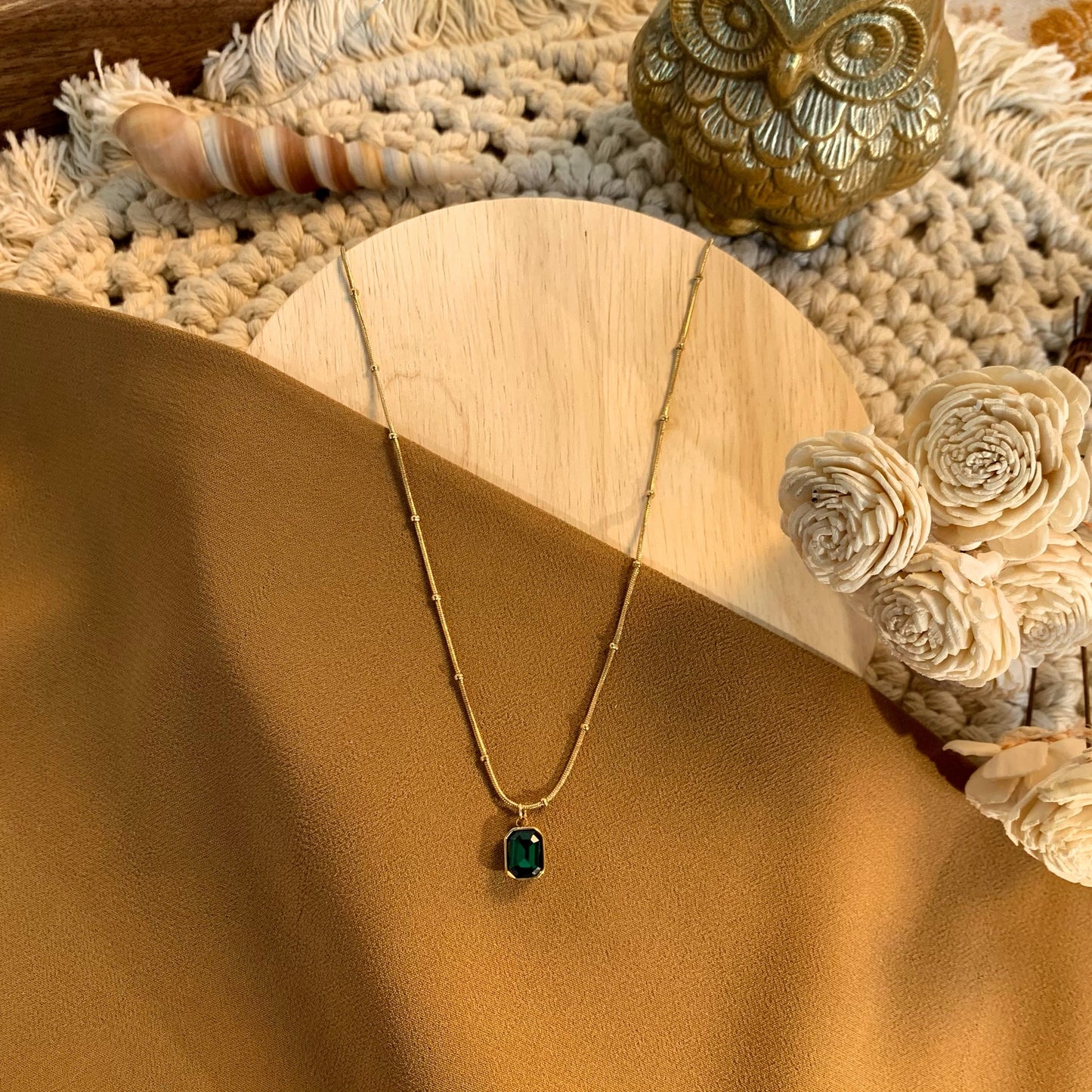 Emerald green beaded chain pendant