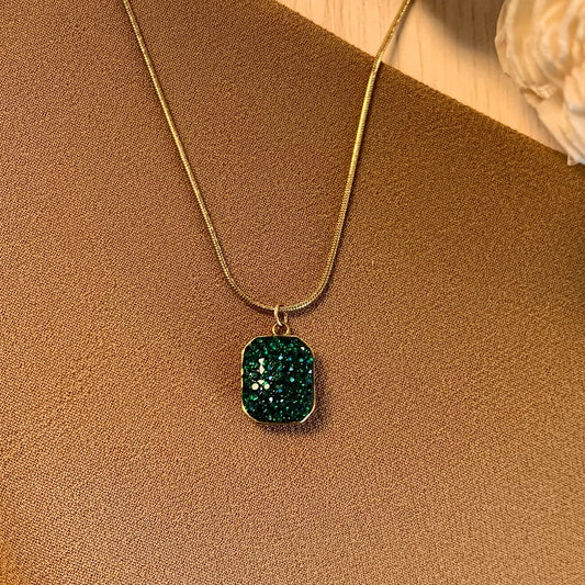 Sparkle diamond green chain pendant
