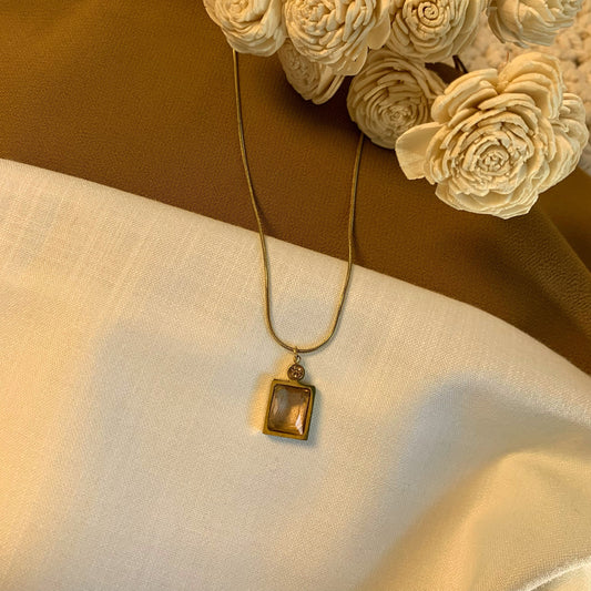 Brown Crystal With Dimond Chain Pendant