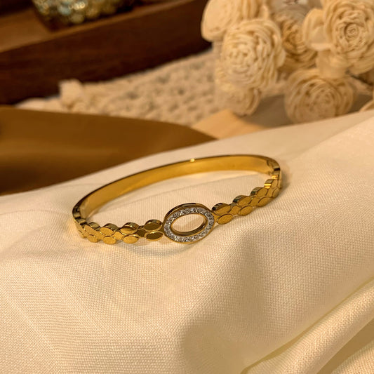 Aurelia Oval-Cut  Kada