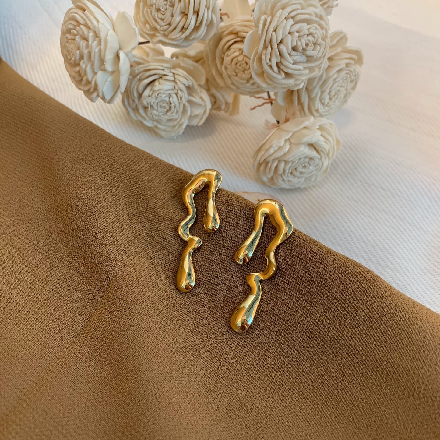 Molten drop earings