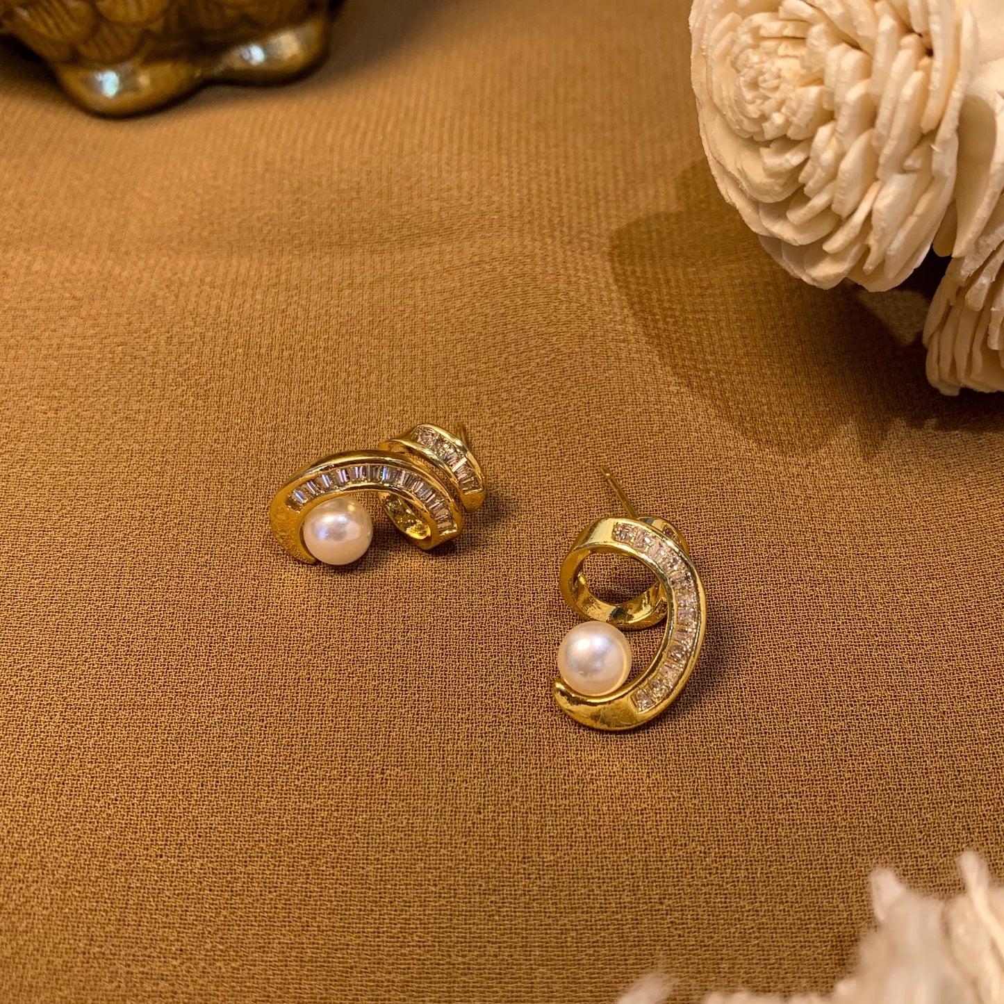 Juliet pearl & diamond earings