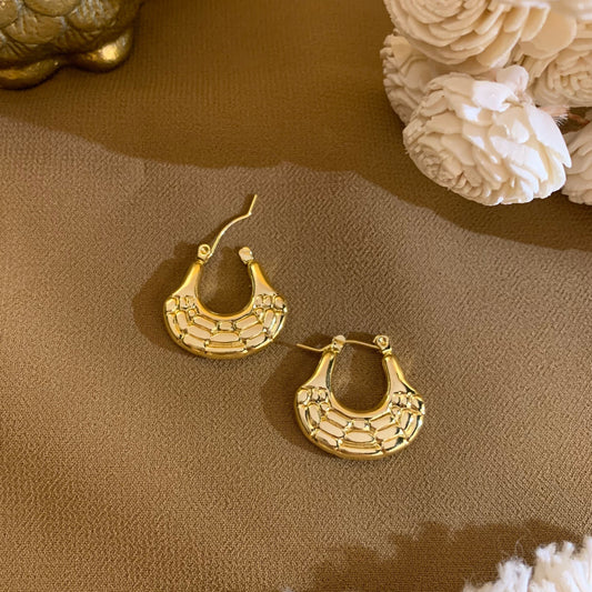 Eternal glow earing