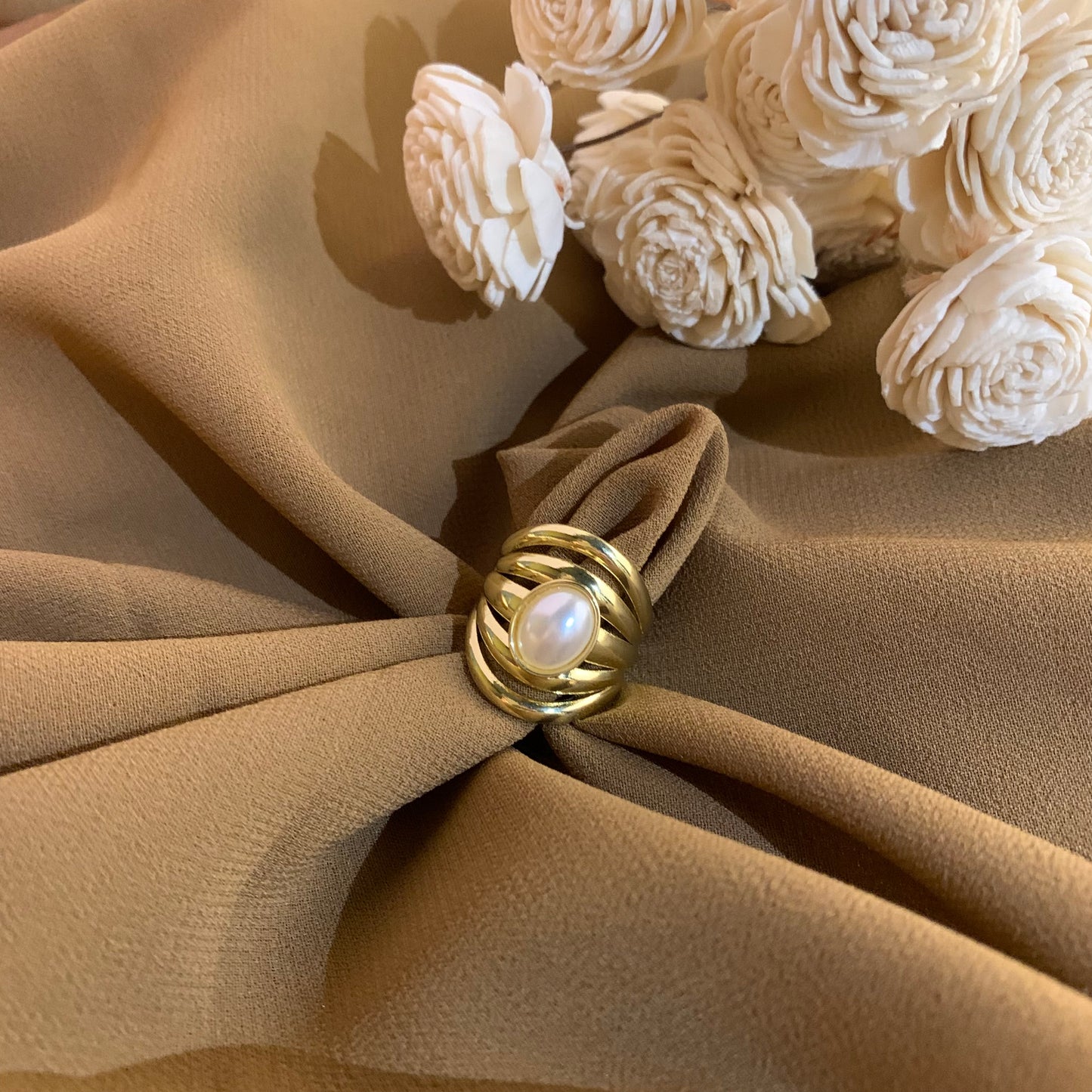 Vogue pearl ring