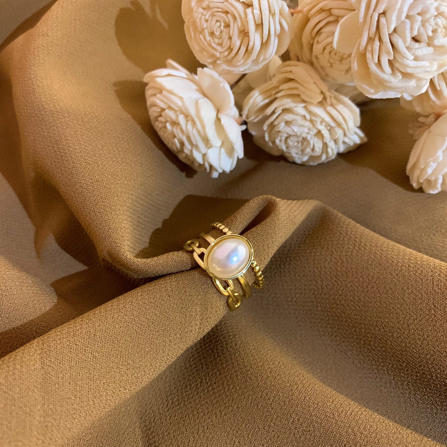 Aurora pearl ring