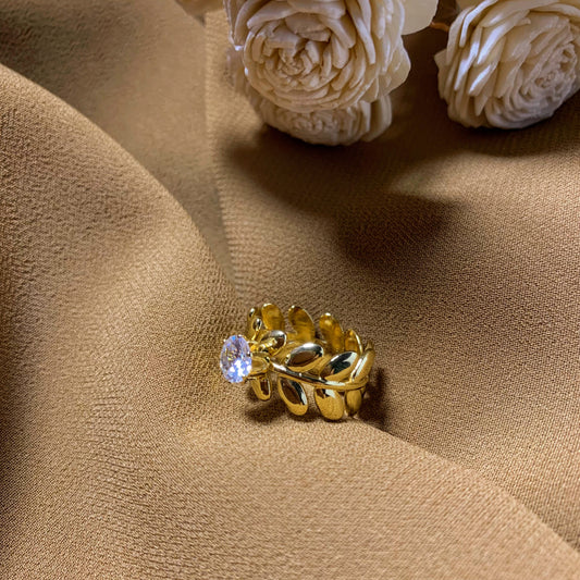 Petal diamond ring