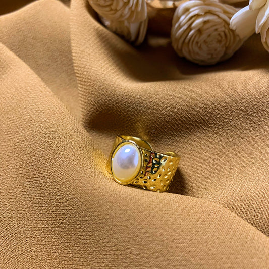 Statement pearl ring