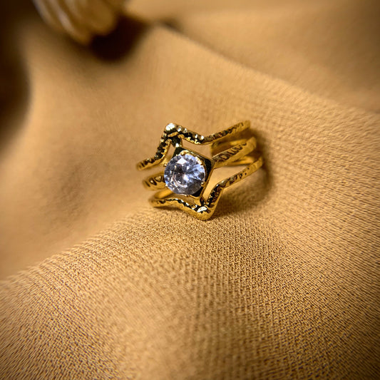 Lumi diamond ring