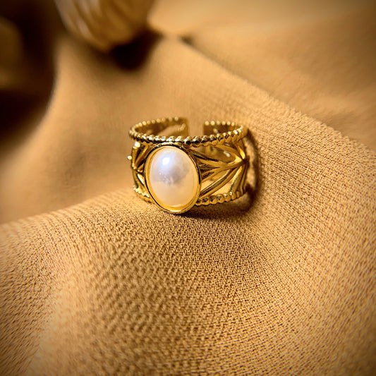 Regal pearl ring