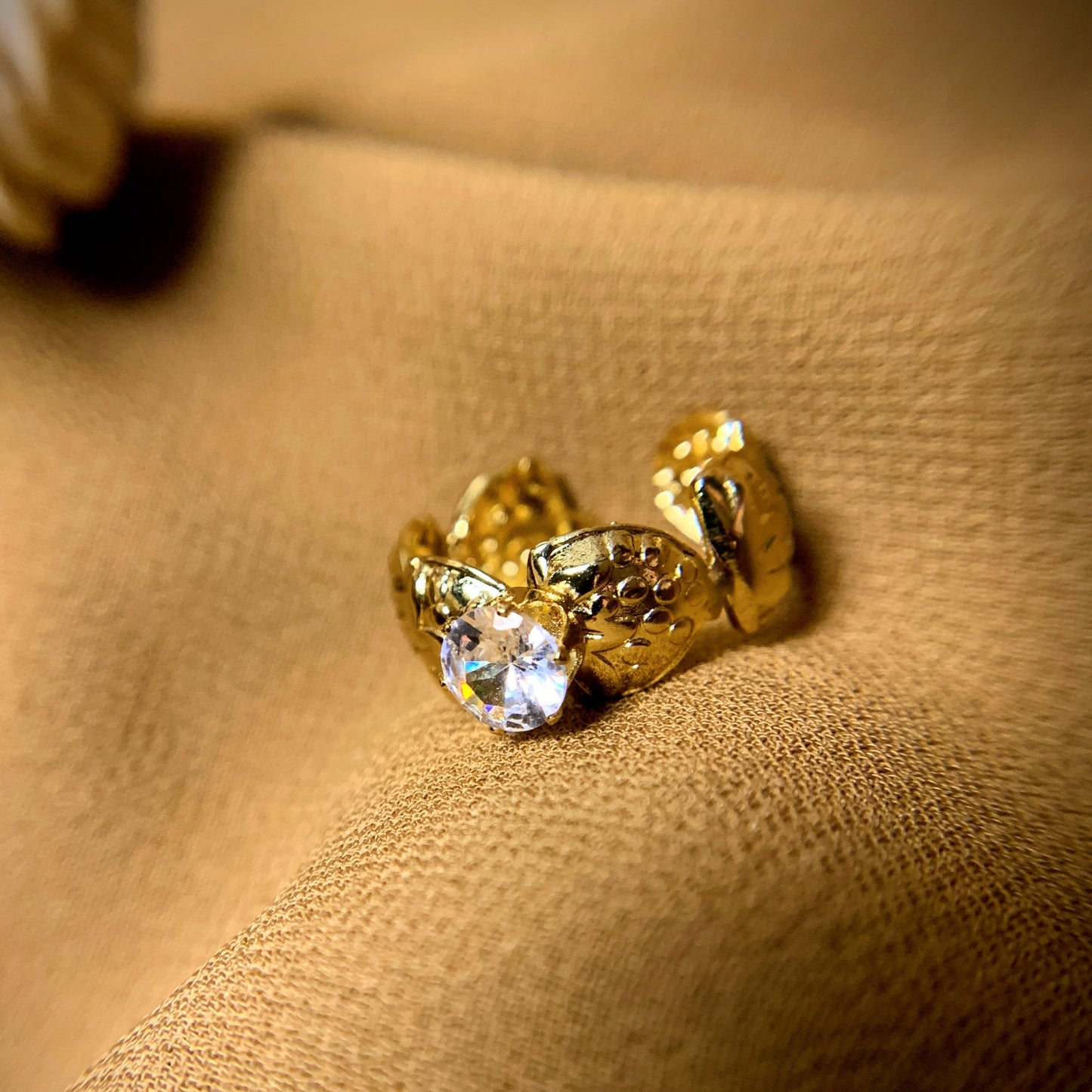 Poise diamond ring