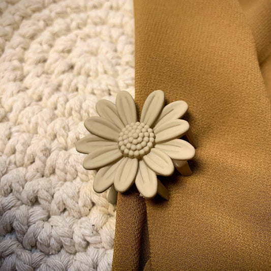 Daisy claw