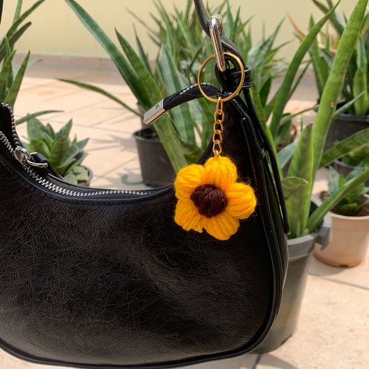 Daisy chrochet charm (multipurpose)